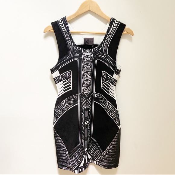 Hunt No More Dresses & Skirts - Hunt No More patterned sleeveless dress US sz S